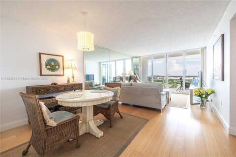1800 Sunset Harbour Dr, Miami Beach, FL 33139