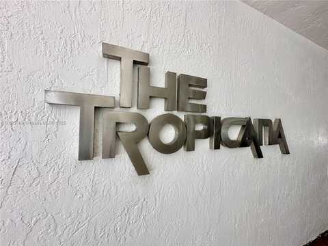 15645 Collins Ave, Sunny Isles Beach, FL 33160