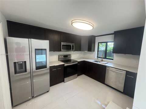 15725 NE 11th Ct, North Miami Beach, FL 33162