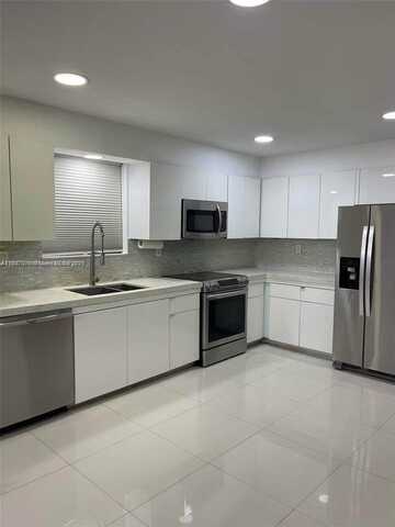 491 Ives Dairy Rd, Miami, FL 33179
