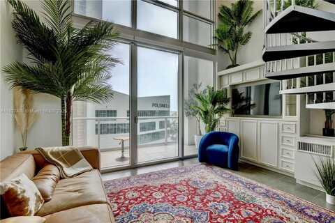 300 S Biscayne Blvd, Miami, FL 33131