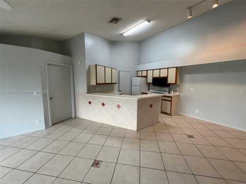 9999 Summerbreeze Dr, Sunrise, FL 33322