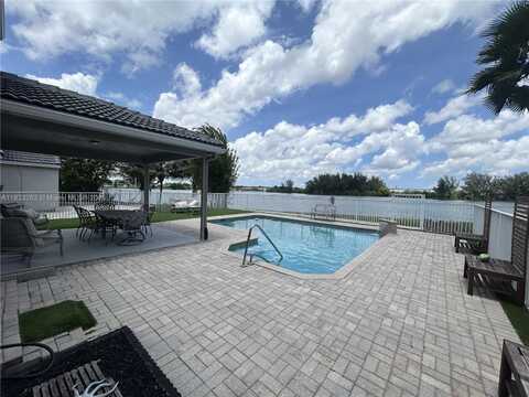 5708 S Plum Bay Pkwy, Tamarac, FL 33321