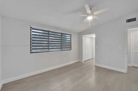 10688 SW 76th Ter, Miami, FL 33173