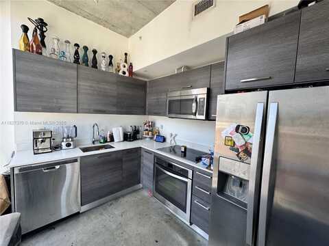 151 SE 1st St, Miami, FL 33131