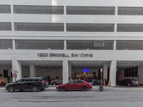 1200 Brickell Bay Dr, Miami, FL 33131