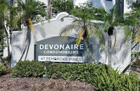 11185 SW 6th St, Pembroke Pines, FL 33025