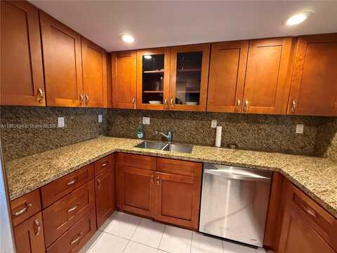 1000 Parkview Dr, Hallandale Beach, FL 33009