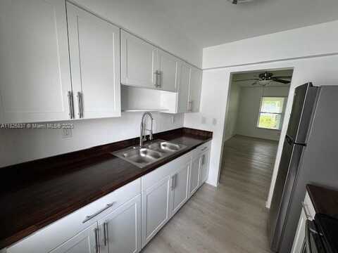 1311 Bayview Dr, Fort Lauderdale, FL 33304