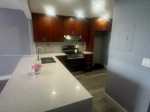 10288 NW 9th St Cir, Miami, FL 33172