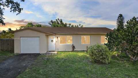 7307 SW 8th St, North Lauderdale, FL 33068