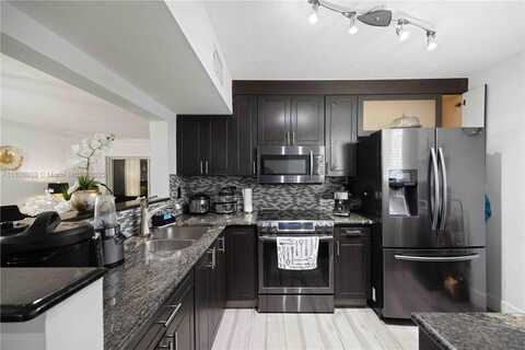 12505 NW 11th Ln, Miami, FL 33182
