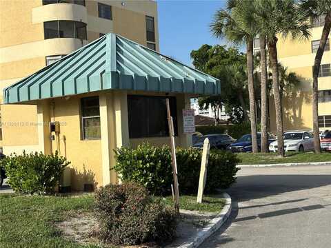 6575 W Oakland Park Blvd, Lauderhill, FL 33313