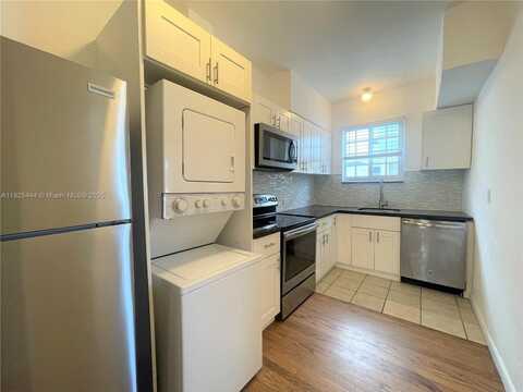 635 12th St, Miami Beach, FL 33139
