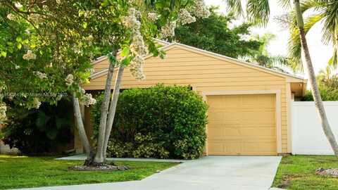 8443 Garden Gate Pl, Boca Raton, FL 33433