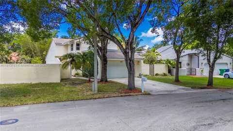 2845 Garden Dr, Cooper City, FL 33026