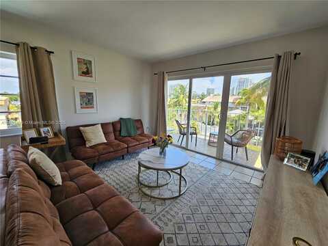 3944 NE 167th St, North Miami Beach, FL 33160