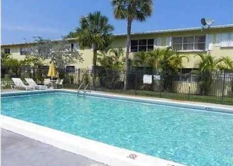 560 SE 2nd Ave, Deerfield Beach, FL 33441