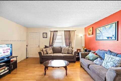 301 NW 177th St, Miami Gardens, FL 33169