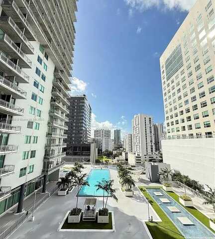690 SW 1st Ct, Miami, FL 33130