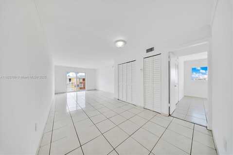 7830 Dickens Ave, Miami Beach, FL 33141