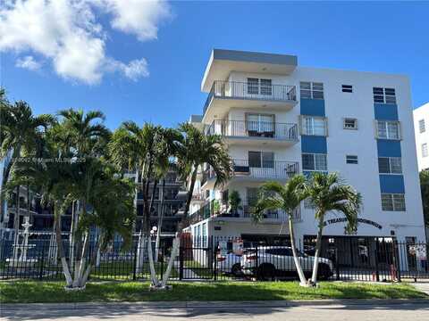 1635 W 44th Pl, Hialeah, FL 33012