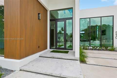424 NW 43rd St, Miami, FL 33127