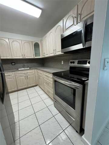 7787 SW 86th St, Miami, FL 33143