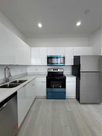 909 E 24th St, Hialeah, FL 33013