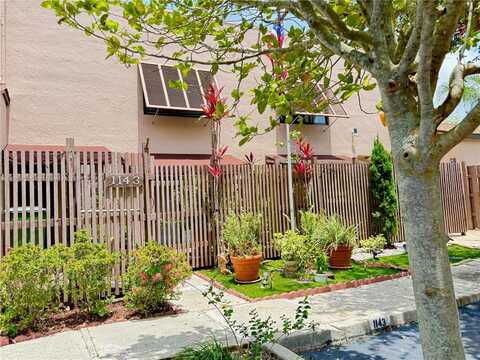 1143 NW 122nd Ter, Pembroke Pines, FL 33026
