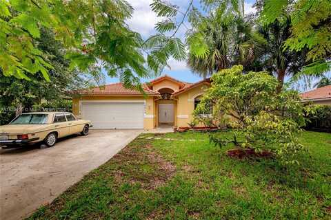 16859 Crestview Ln, Weston, FL 33326