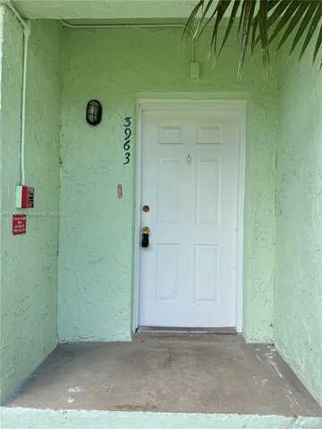 3963 NW 87th Ave, Sunrise, FL 33351