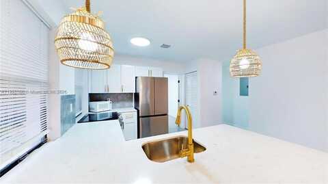 2529 NE 181st St, North Miami Beach, FL 33160