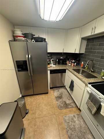 1428 SE 4th Ave, Deerfield Beach, FL 33441
