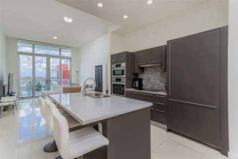 7825 NW 107th Ave, Doral, FL 33178
