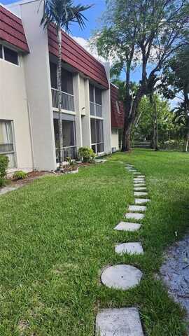 21 Jacaranda Country Club Dr, Plantation, FL 33324