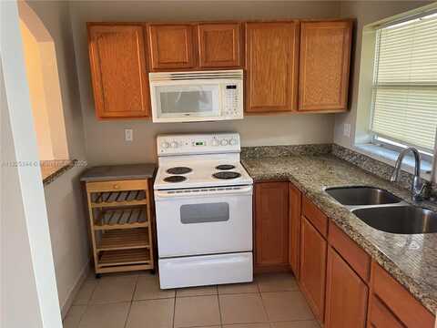 8325 Sunrise Lakes Blvd, Sunrise, FL 33322