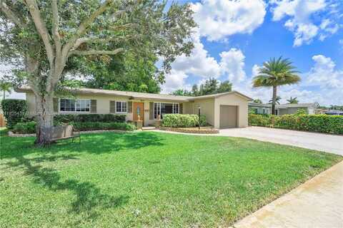 8220 NW 24th Ct, Pembroke Pines, FL 33024