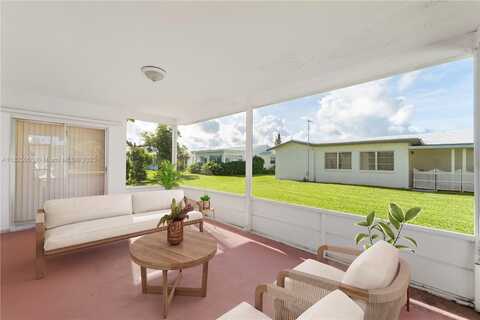 6712 NW 70th Ct, Tamarac, FL 33321