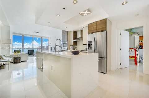 888 Biscayne Blvd, Miami, FL 33132