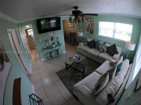 6101 Rodman St, Hollywood, FL 33023