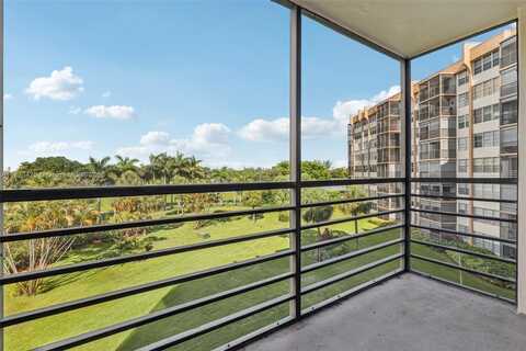 900 Saint Charles Pl, Pembroke Pines, FL 33026