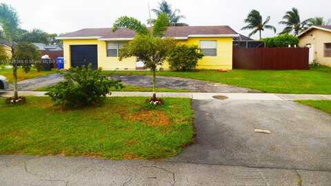 7301 SW 8th St, North Lauderdale, FL 33068