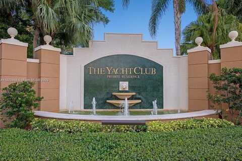 19601 E Country Club Dr, Aventura, FL 33180
