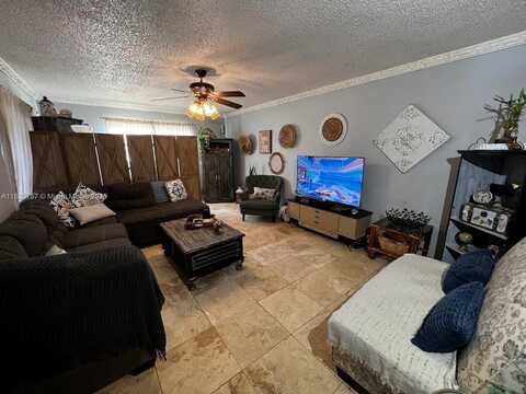 14260 SW 94th Cir Ln, Miami, FL 33186