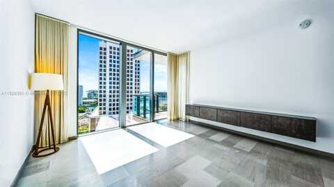 68 SE 6th St, Miami, FL 33131