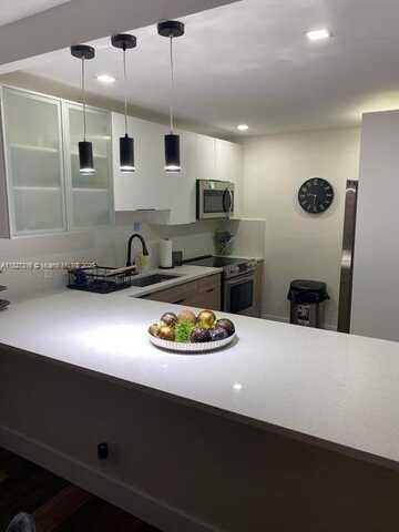 3050 N Palm Aire Dr, Pompano Beach, FL 33069