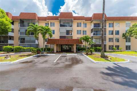 4168 Inverrary Dr, Lauderhill, FL 33319