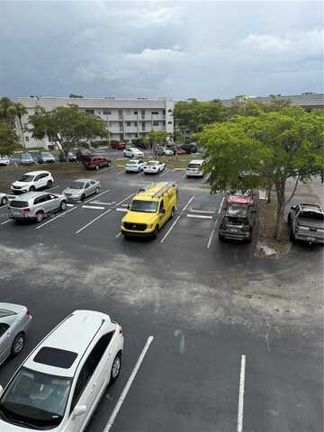 8345 Sunrise Lakes Blvd, Sunrise, FL 33322