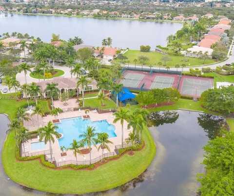 743 SW 190th Ave, Pembroke Pines, FL 33029